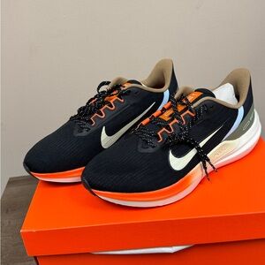 Nike Air Winflo 9 (DX6040-071 “Black / Coconut Milk / Safety Orange”)  Size 8
